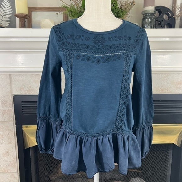 Sundance Dark Blue Embroidered Top with Lamp Sleeveless - Picture 3 of 14